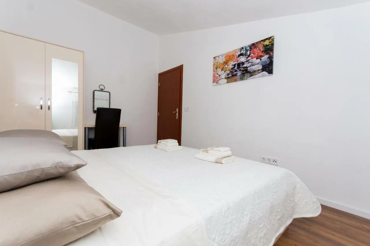 Villa Bozana Trogir 0*,
